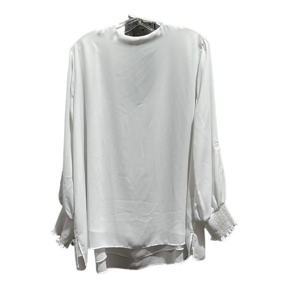 Laura Plus 22 cream neck top - Picture 8 of 11